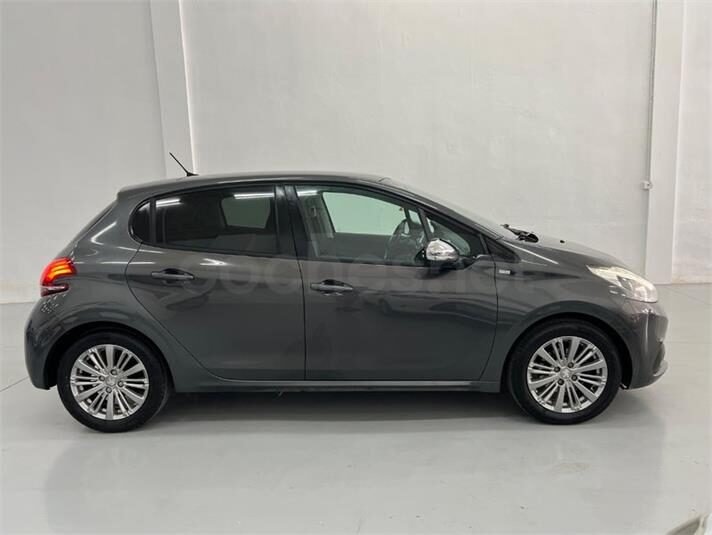 PEUGEOT 208 STYLE 1.2L PureTech 