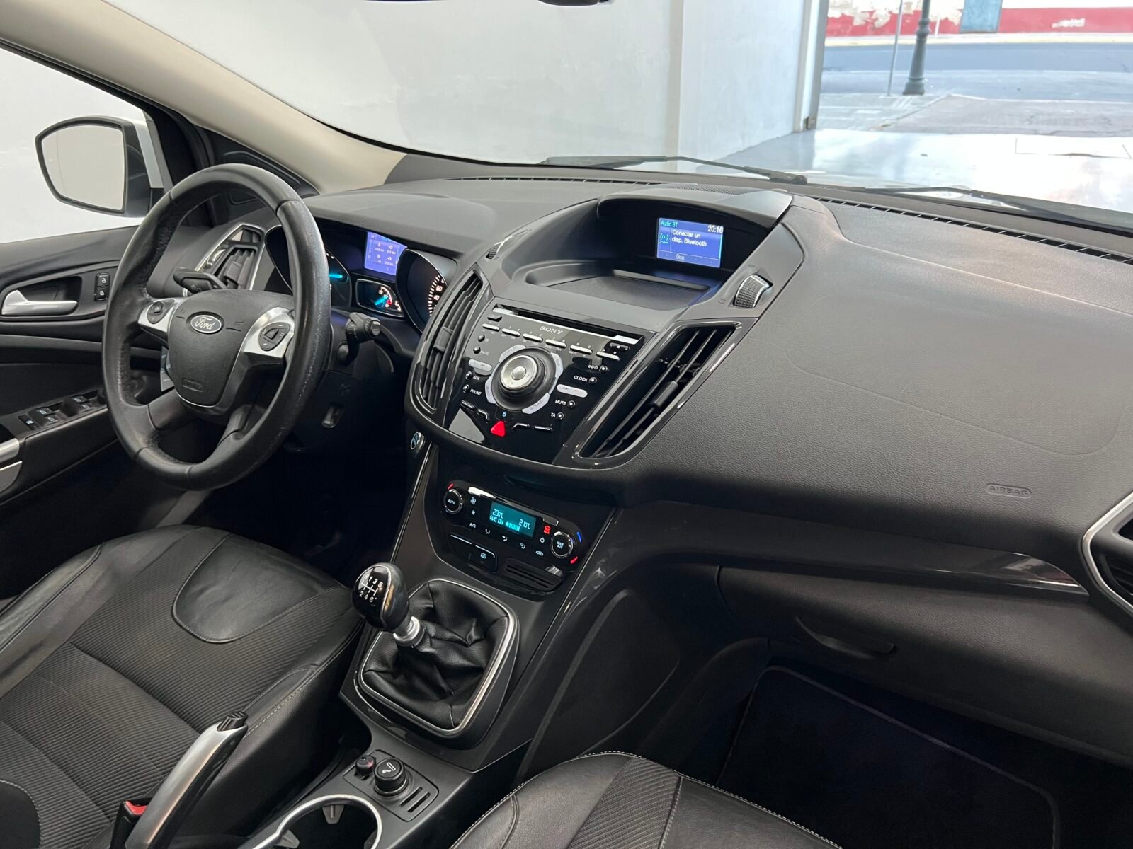 FORD Kuga 2.0 TDCI 140cv 6velo