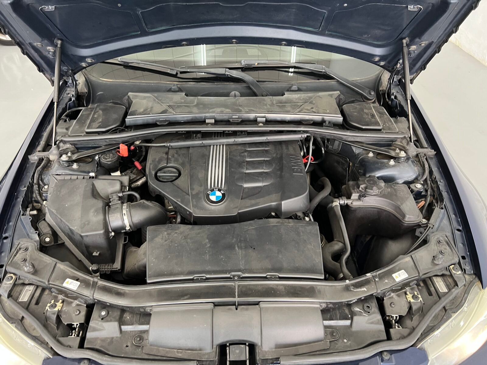 BMW Serie 3 318D E90 restyling 