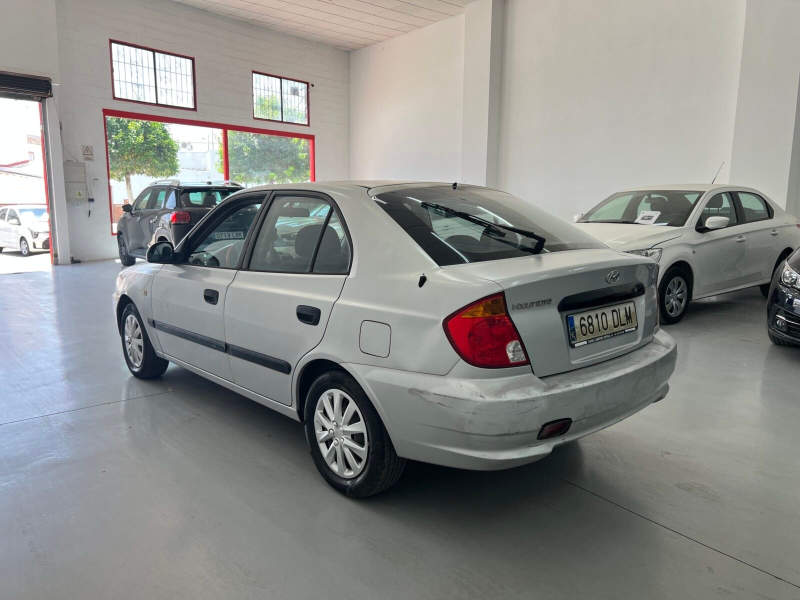 HYUNDAI Accent 1.3 gasolina 85cv