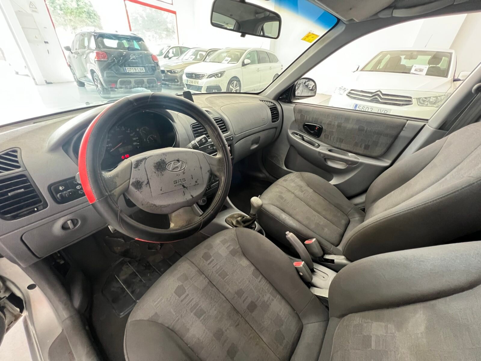 HYUNDAI Accent 1.3 gasolina 85cv