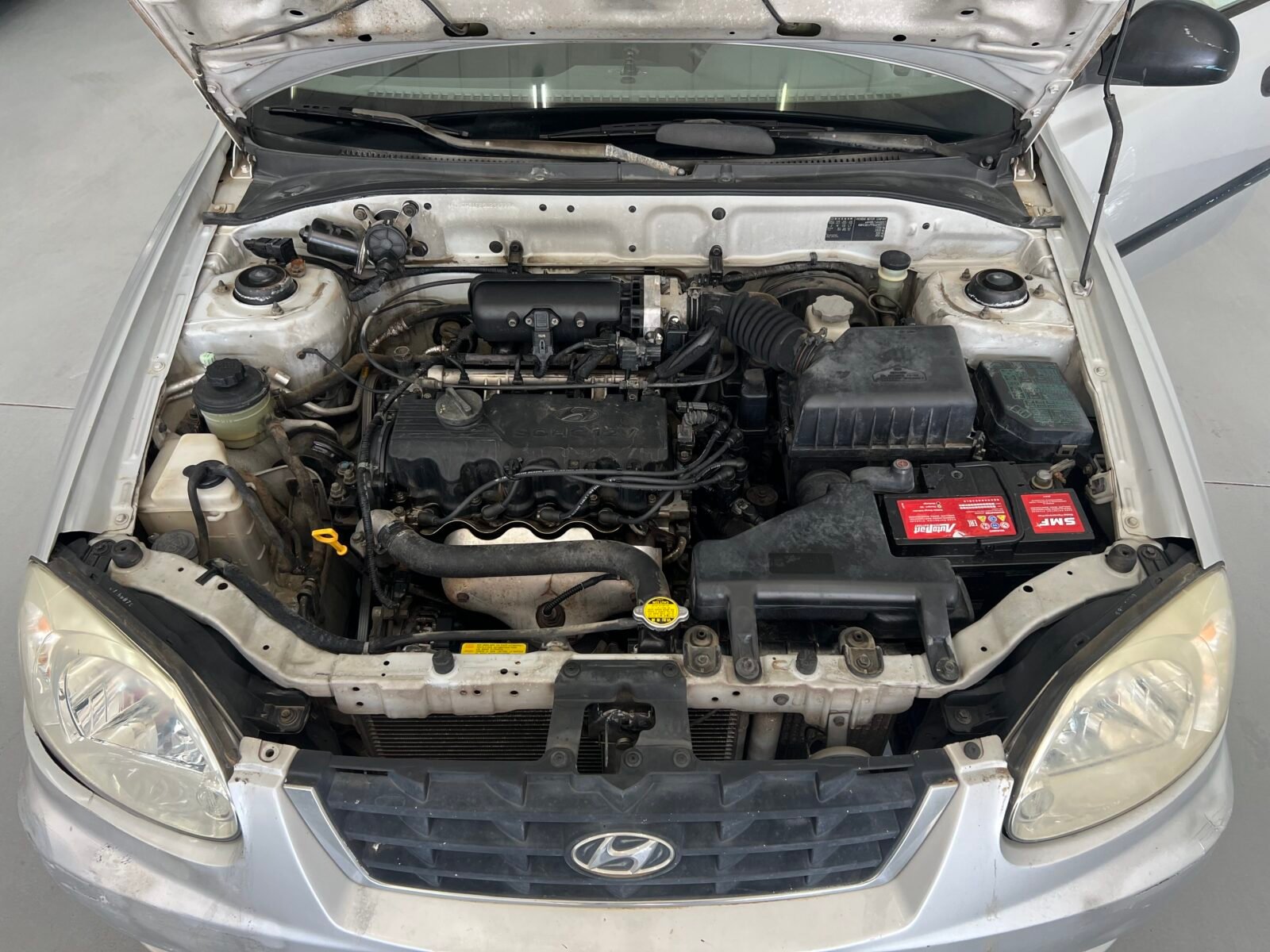HYUNDAI Accent 1.3 gasolina 85cv